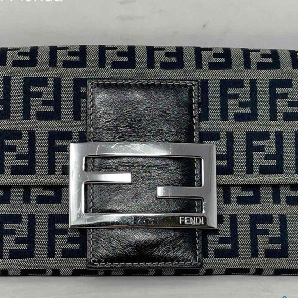 Fendi Gray Zucca Monogram Card Holder Inner Pocket Snap Clutch Baguette - Picture 2 of 15